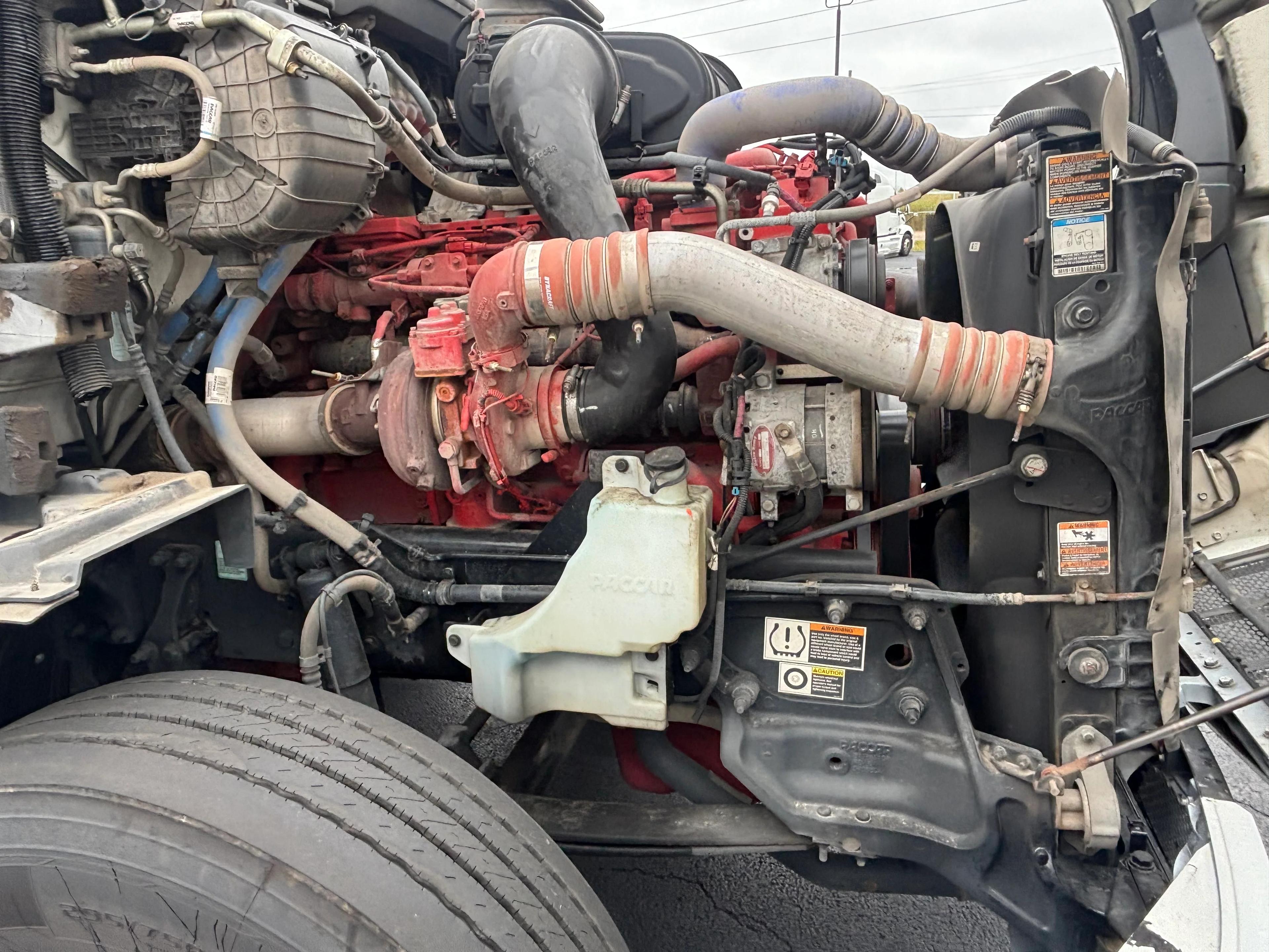 2023 Peterbilt 579 in Springfield, MO — photo 9