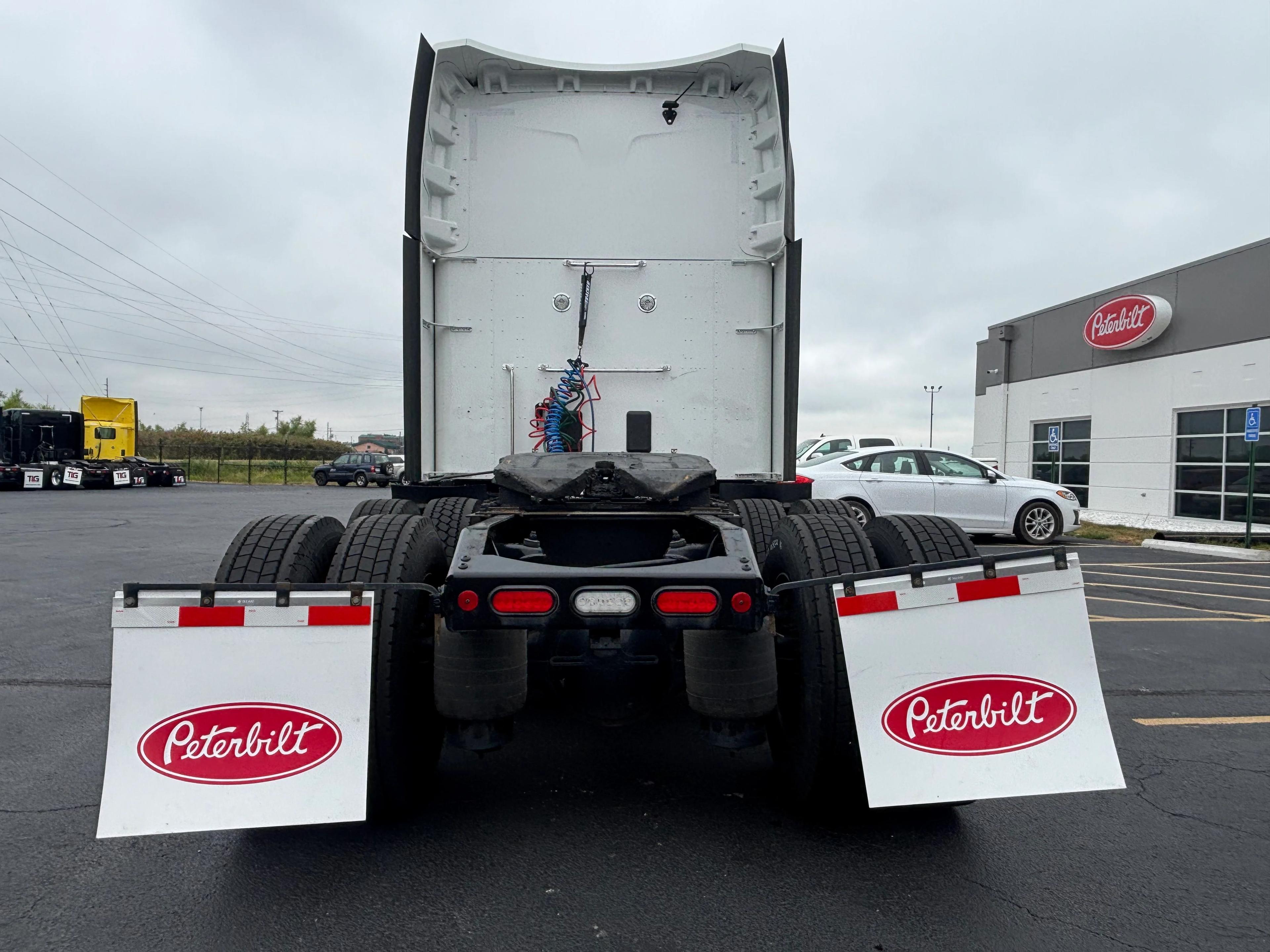 2023 Peterbilt 579 in Springfield, MO — photo 7