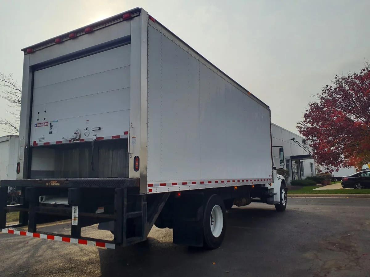 2019 Freightliner M2 106 in Bolingbrook, IL — photo 4