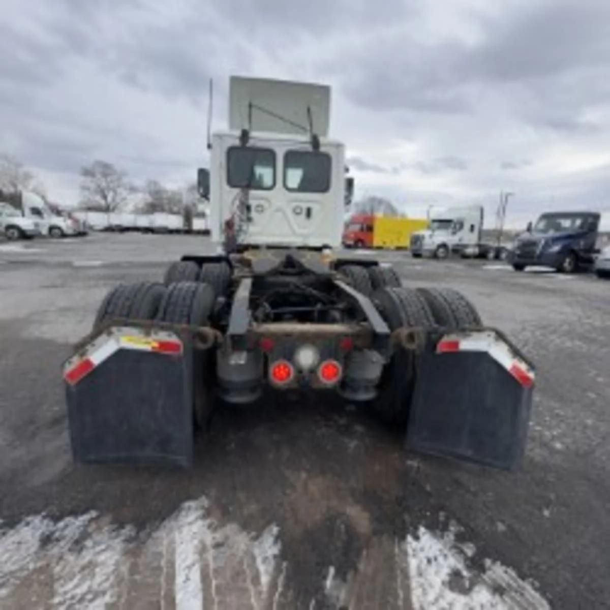 2021 Freightliner Cascadia in Syracuse, NY — photo 5