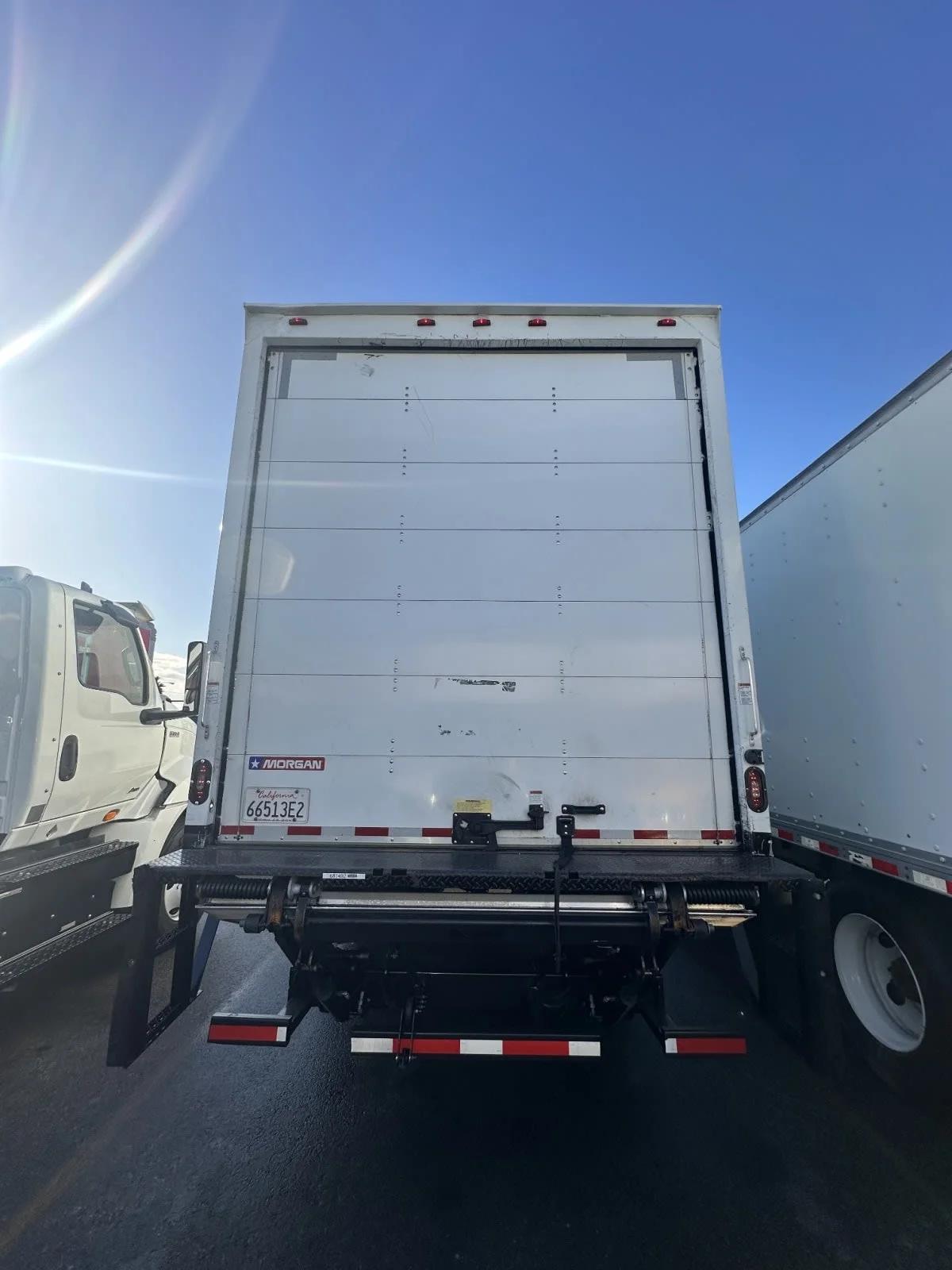 2018 Freightliner M2 106 in Montebello, CA — photo 5