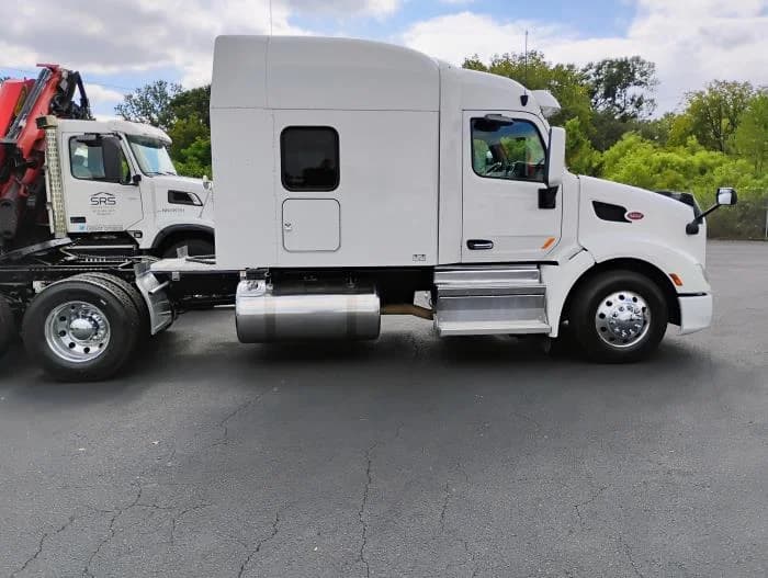 2022 Peterbilt 579 in Tampa, FL — photo 13