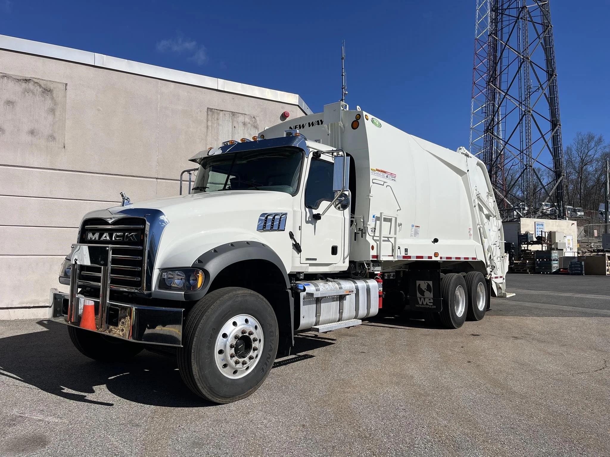2023 Mack Granite