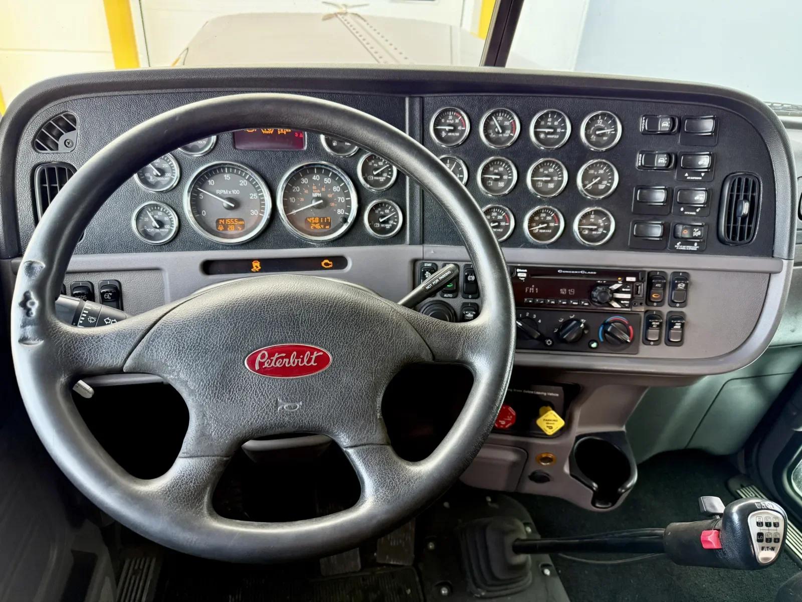 2018 Peterbilt 389 in New Lenox, IL — photo 16