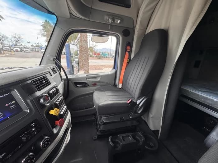 2020 Peterbilt 579 in Phoenix, AZ — photo 14