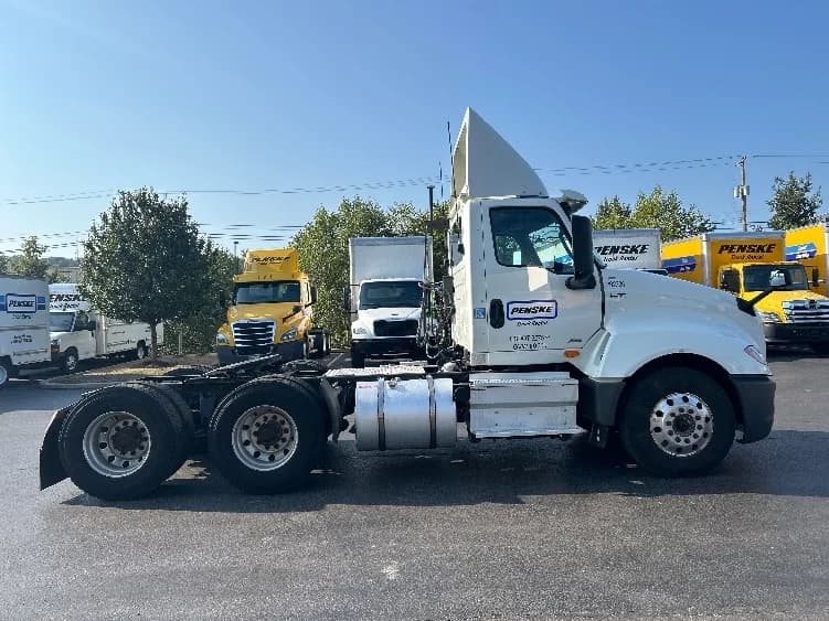 2020 International LT in Milwaukee, WI — photo 8