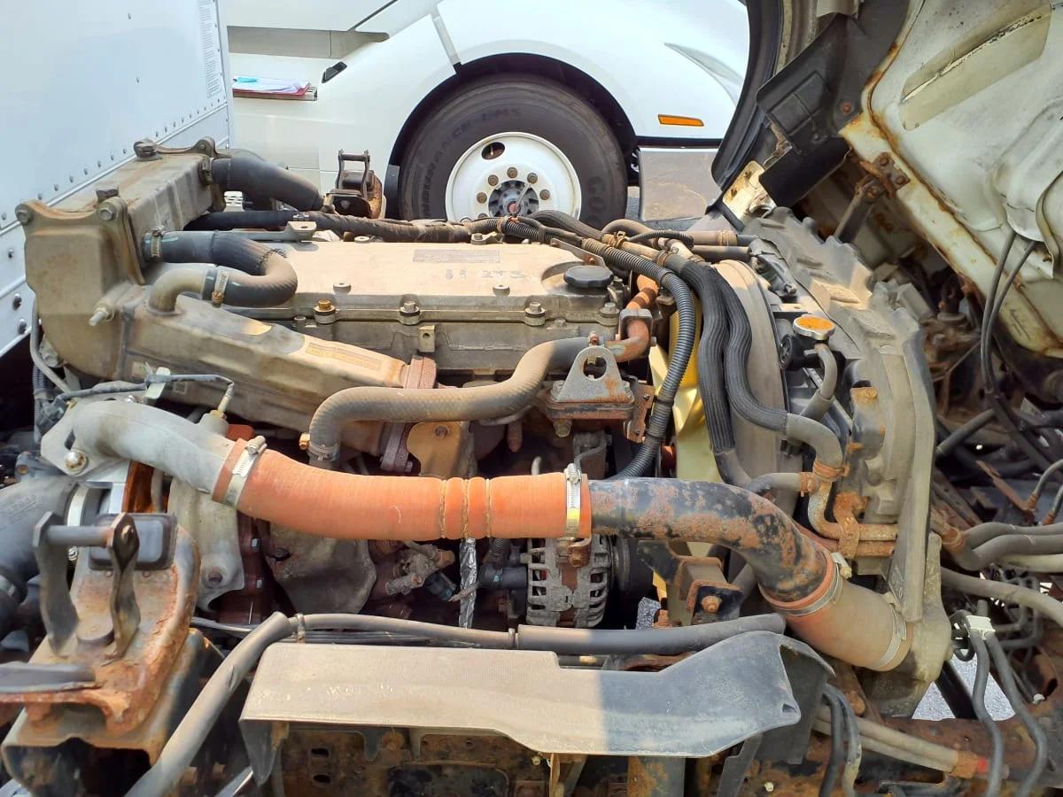 2016 Isuzu NRR in Altoona, IA — photo 10