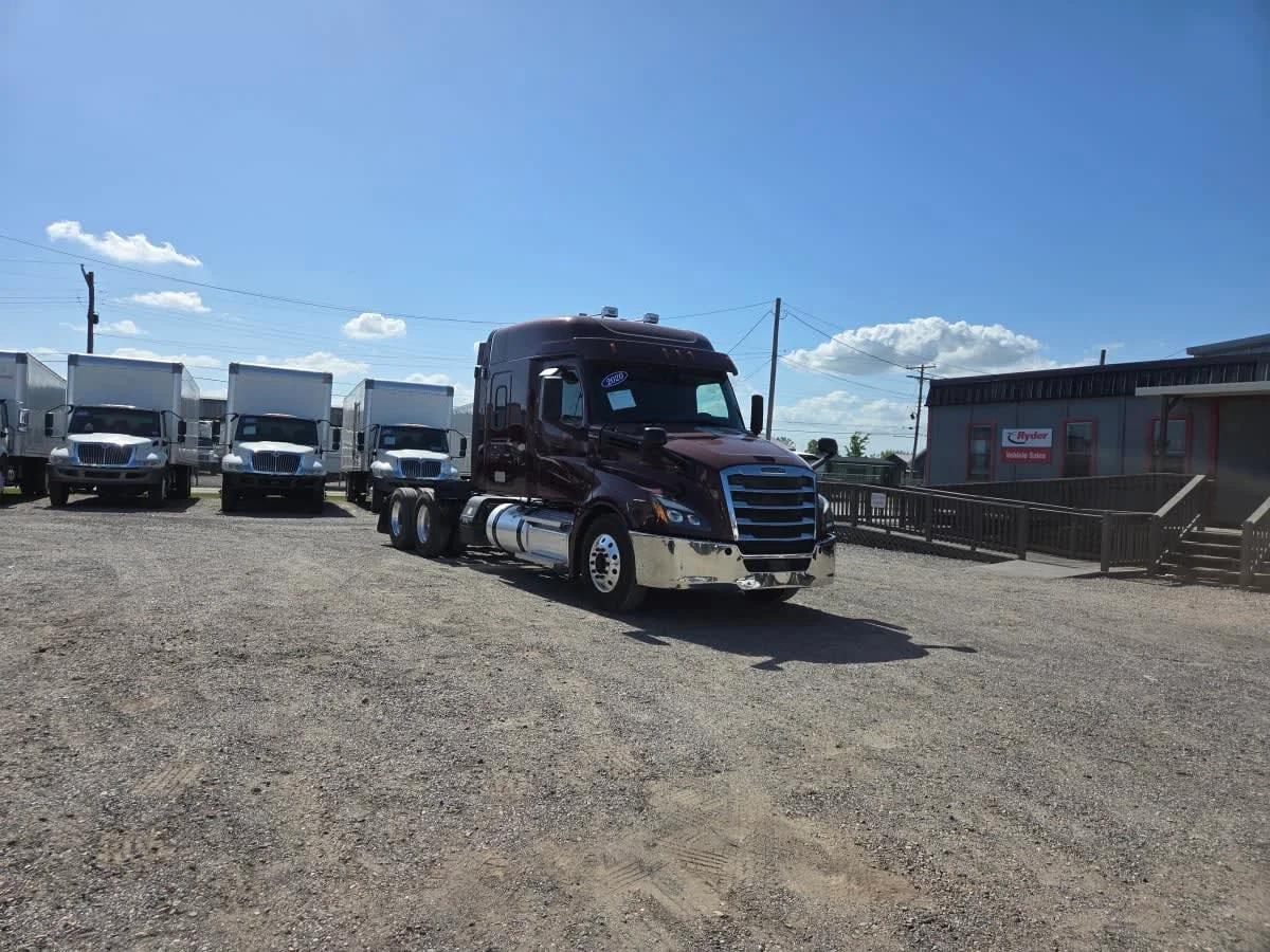 2020 Freightliner Cascadia in St. Rose, LA — photo 3