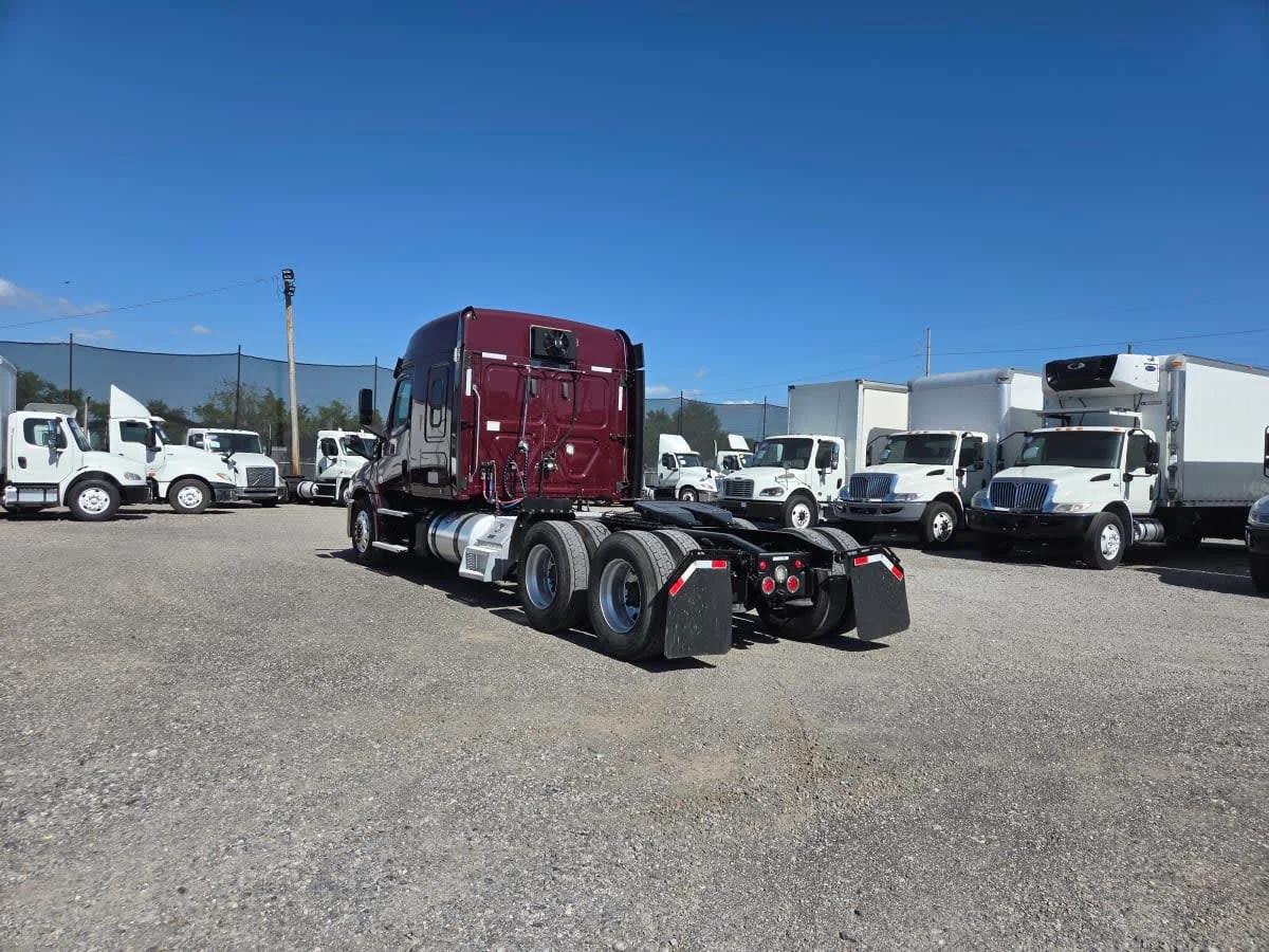 2020 Freightliner Cascadia in St. Rose, LA — photo 6