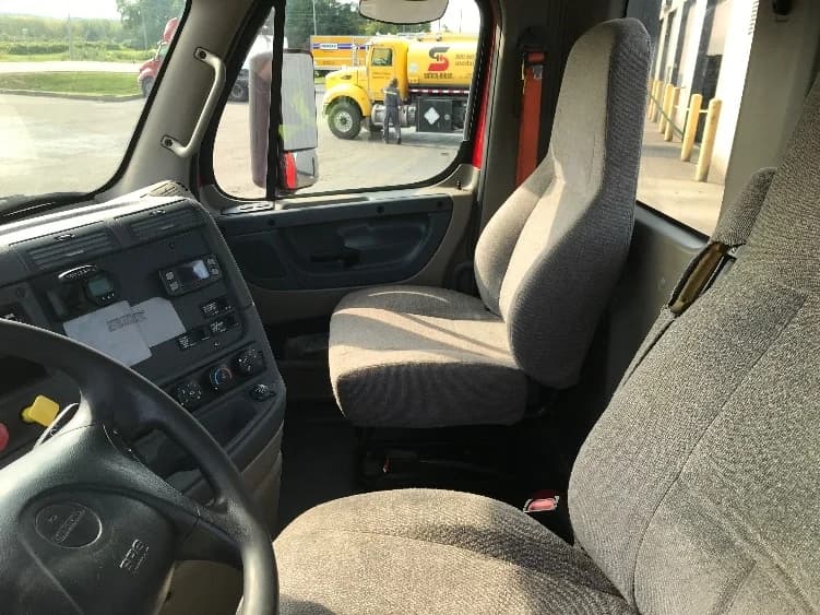 2018 Freightliner Cascadia in Fredonia, NY — photo 10