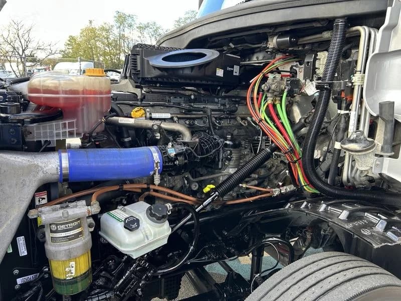2022 Freightliner Cascadia in Pittsburgh, PA — photo 19