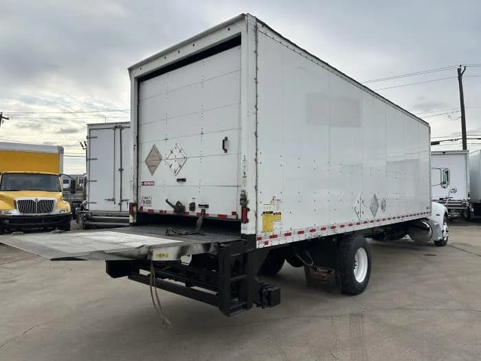 2020 Peterbilt 337 in Houston, TX — photo 5