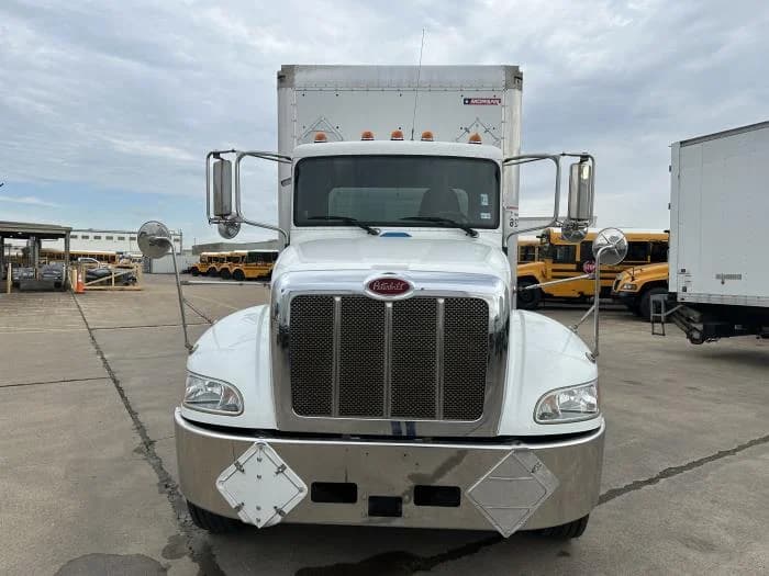 2020 Peterbilt 337 in Houston, TX — photo 3