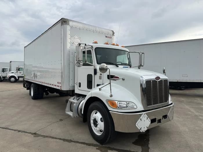 2020 Peterbilt 337 in Houston, TX — photo 4