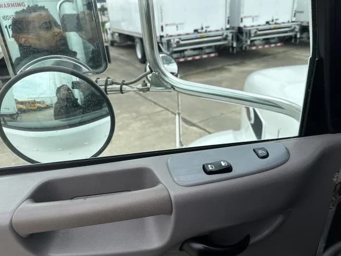 2020 Peterbilt 337 in Houston, TX — photo 19