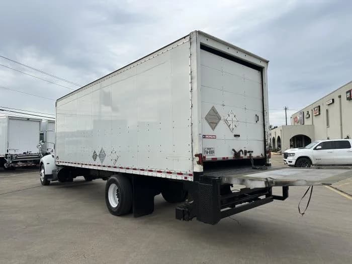 2020 Peterbilt 337 in Houston, TX — photo 8