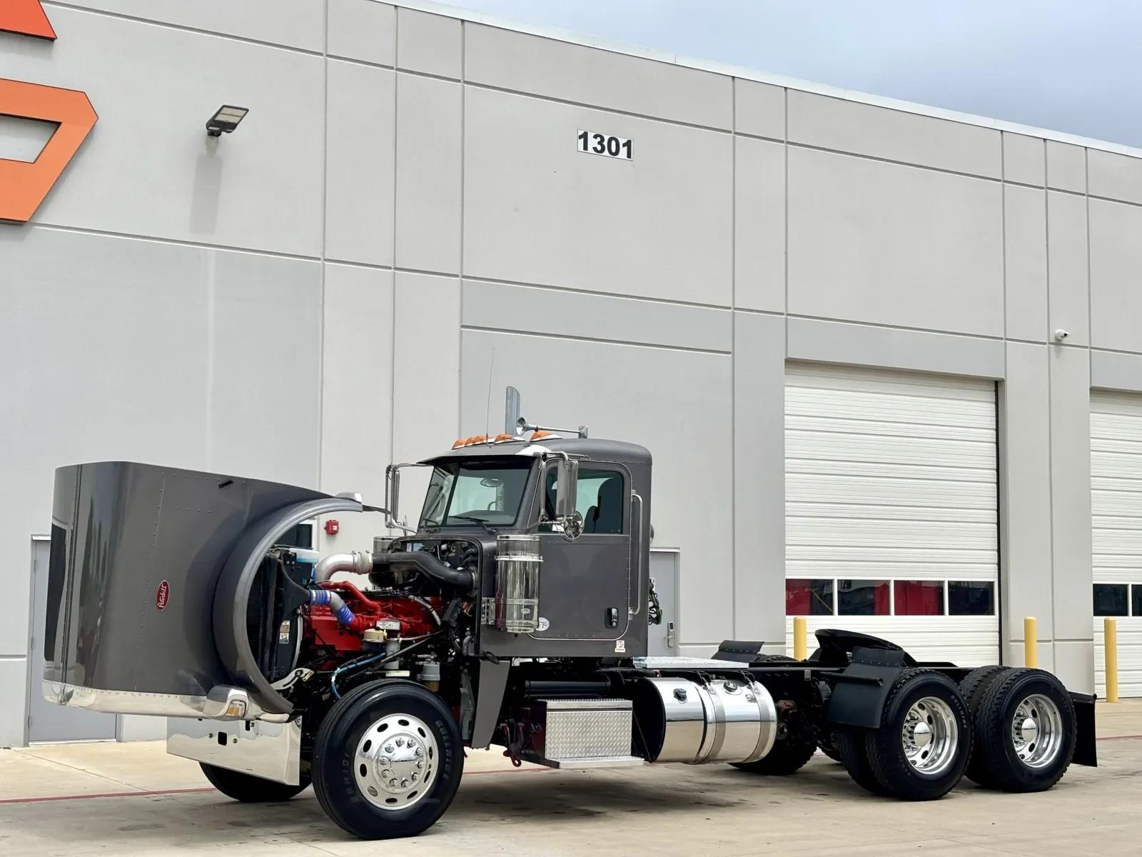 2022 Peterbilt 389 in Hutchins, TX — photo 10