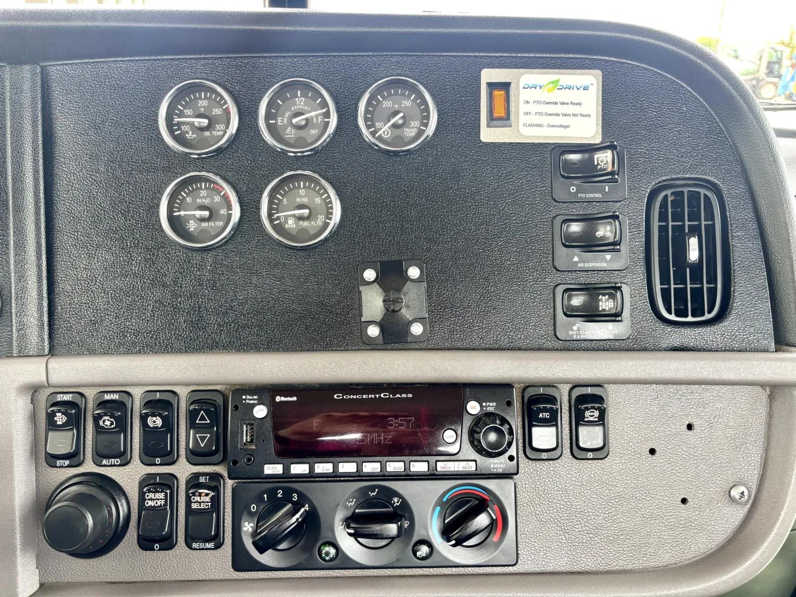 2022 Peterbilt 389 in Hutchins, TX — photo 18