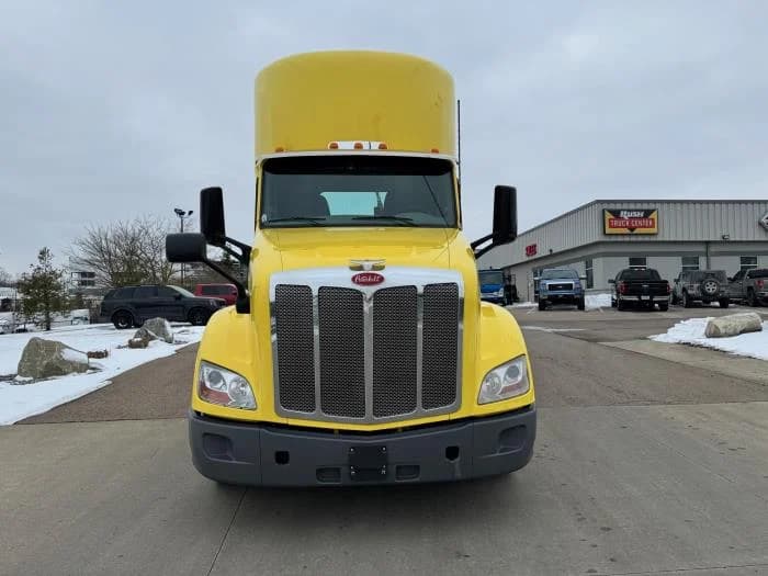 2021 Peterbilt 579 in Lima, OH — photo 3