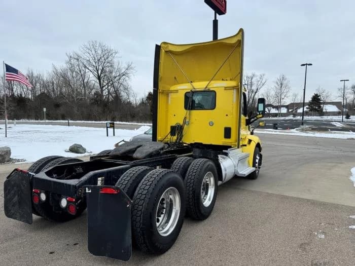2021 Peterbilt 579 in Lima, OH — photo 6