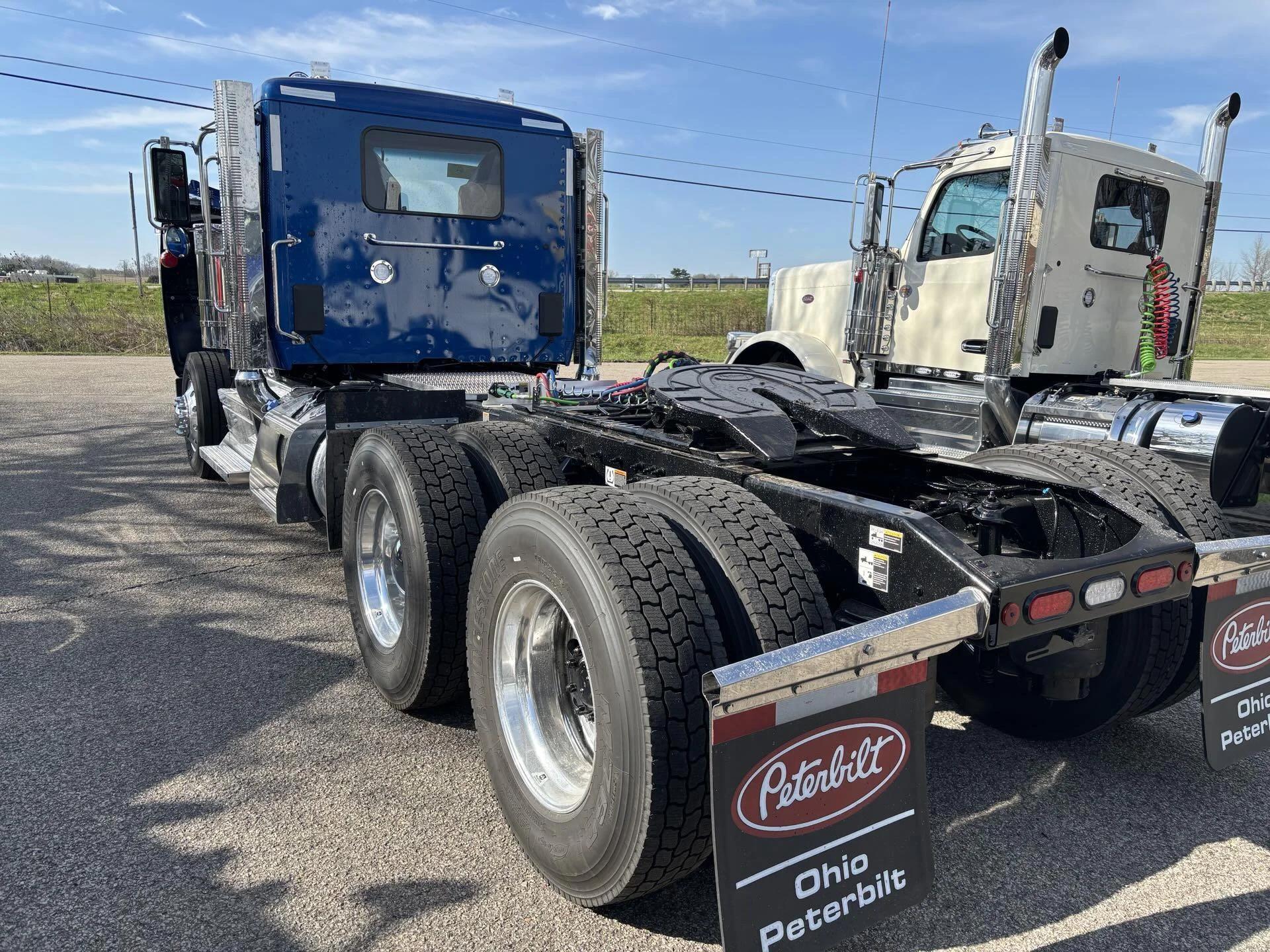 2027 Peterbilt 589 in Zanesville, OH — photo 3