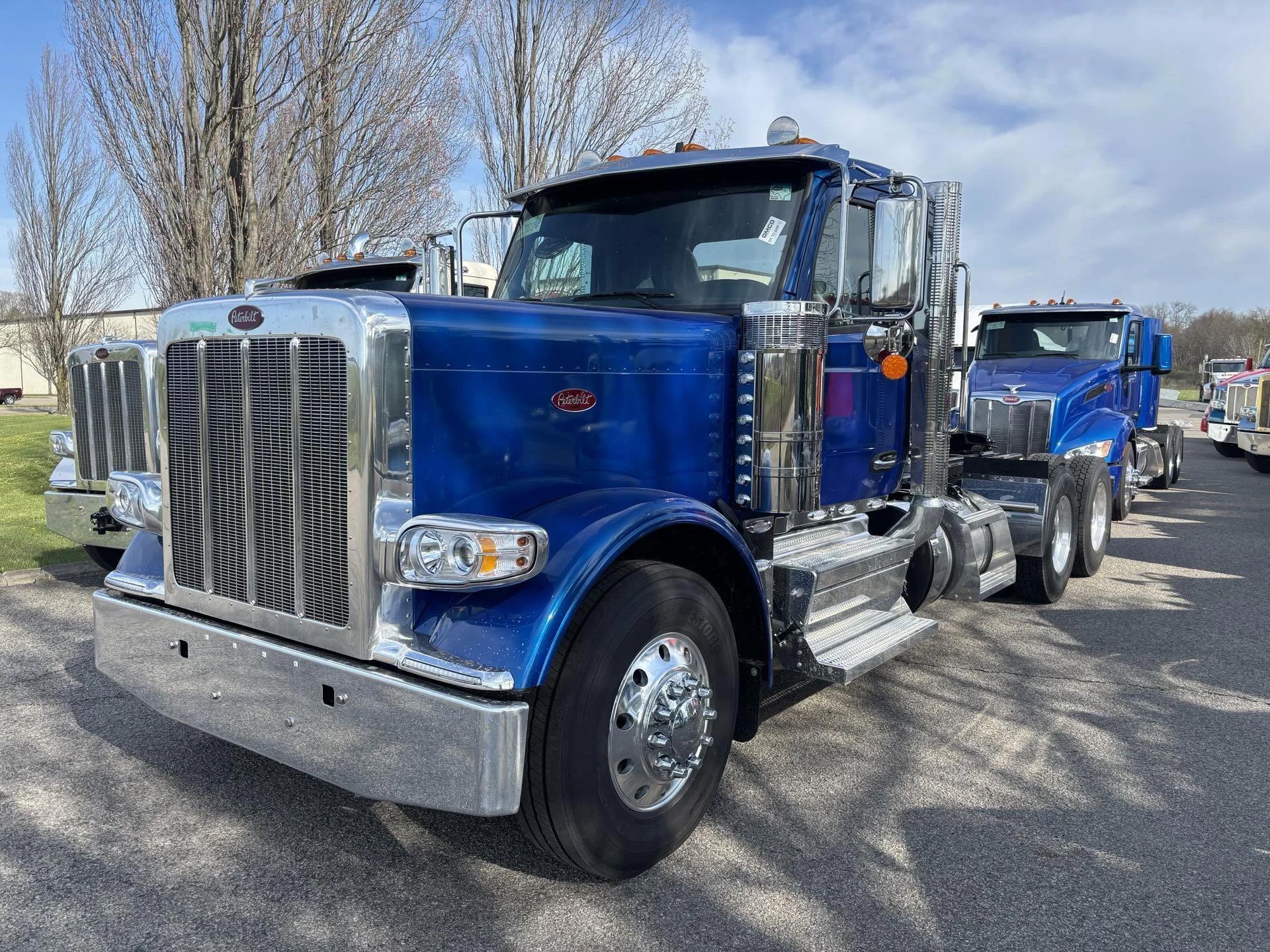 2027 Peterbilt 589 in Zanesville, OH