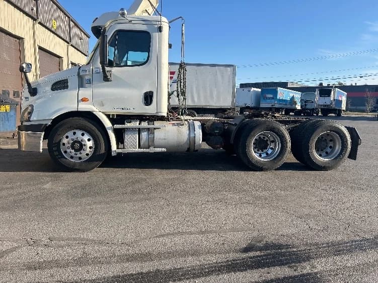 2019 Freightliner Cascadia in Londonderry, NH — photo 4