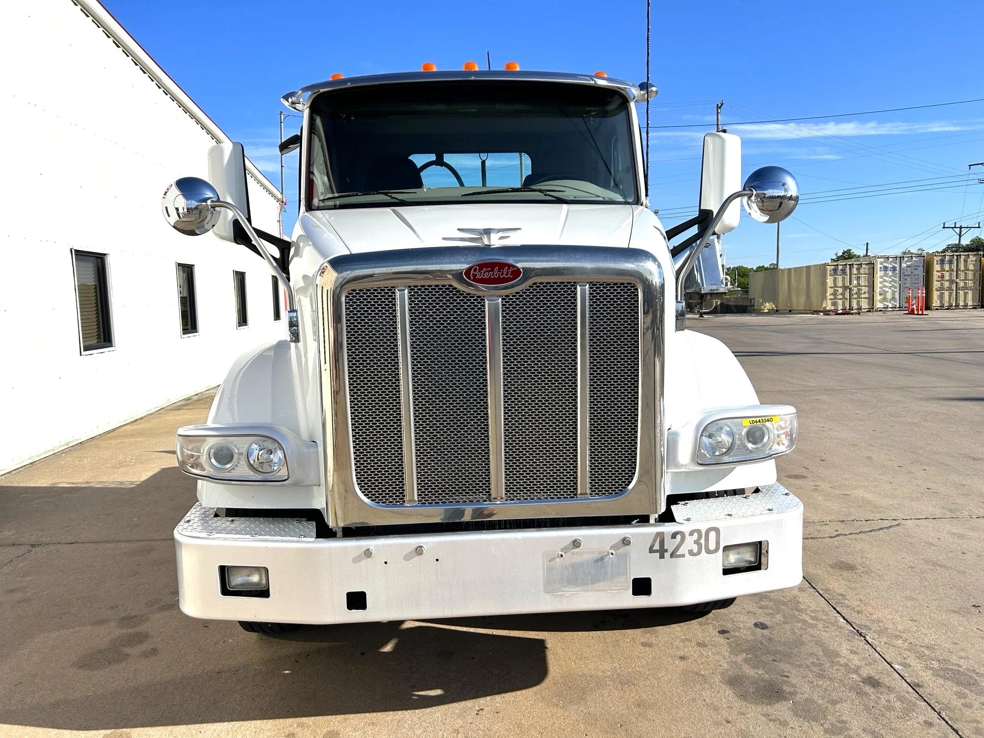 2020 Peterbilt 567 in Joplin, MO — photo 2