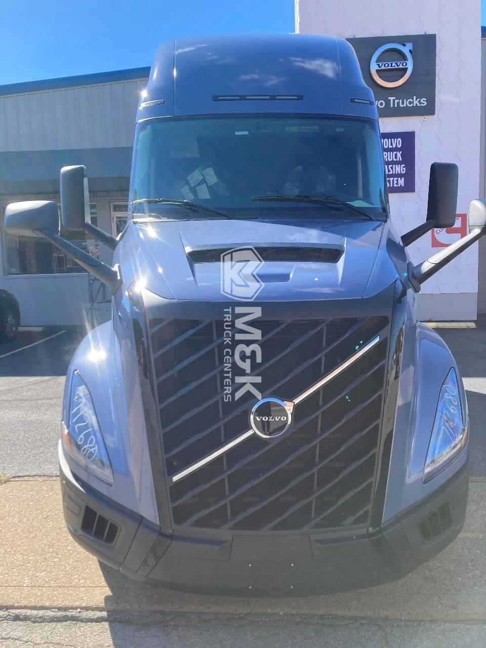 2026 Volvo VNL 860 in Erie, PA — photo 2