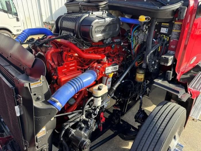 2022 Peterbilt 579 in Orlando, FL — photo 9