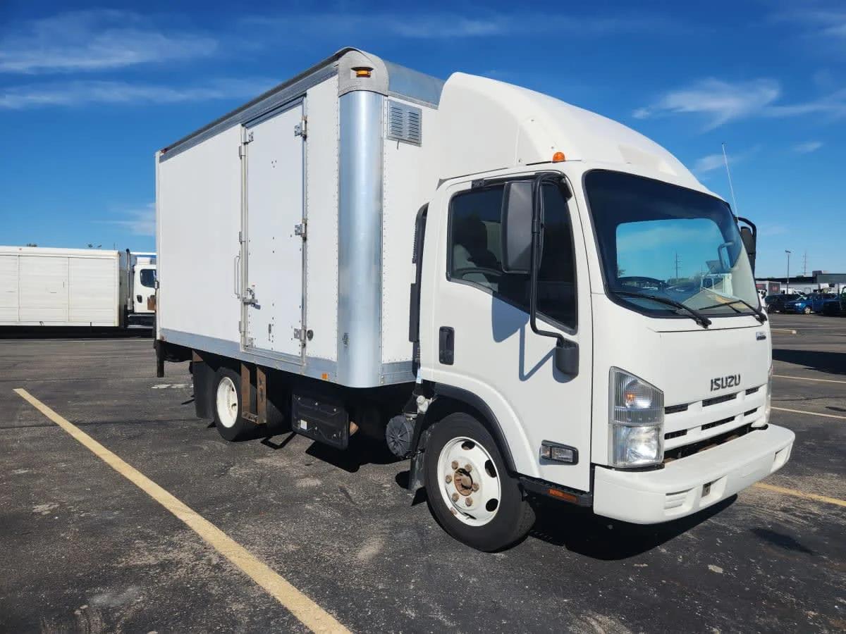 2014 Isuzu NQR in Hilliard, OH — photo 3