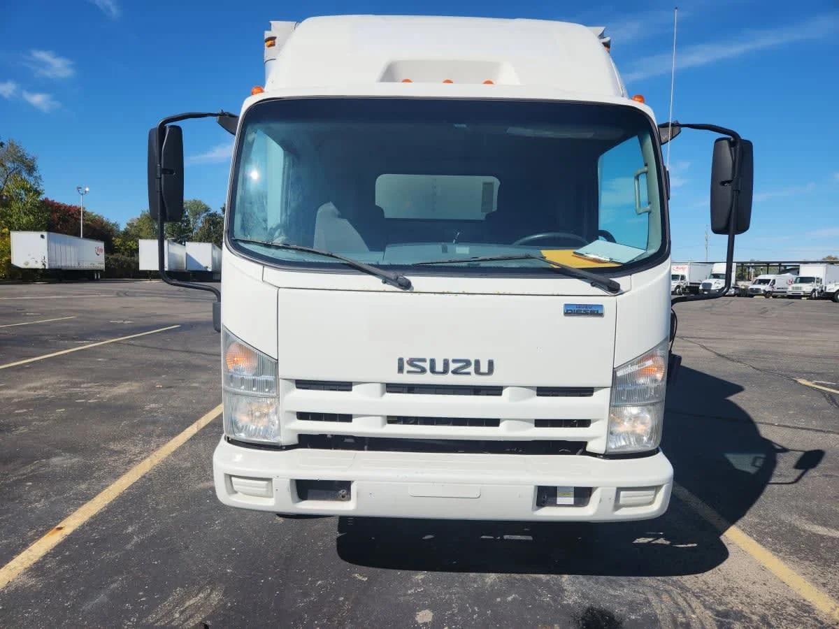 2014 Isuzu NQR in Hilliard, OH — photo 2