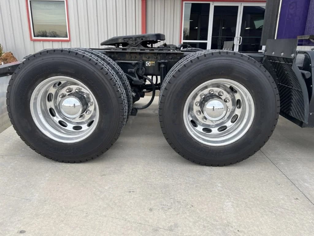 2022 Peterbilt 579 in Springfield, MO — photo 15