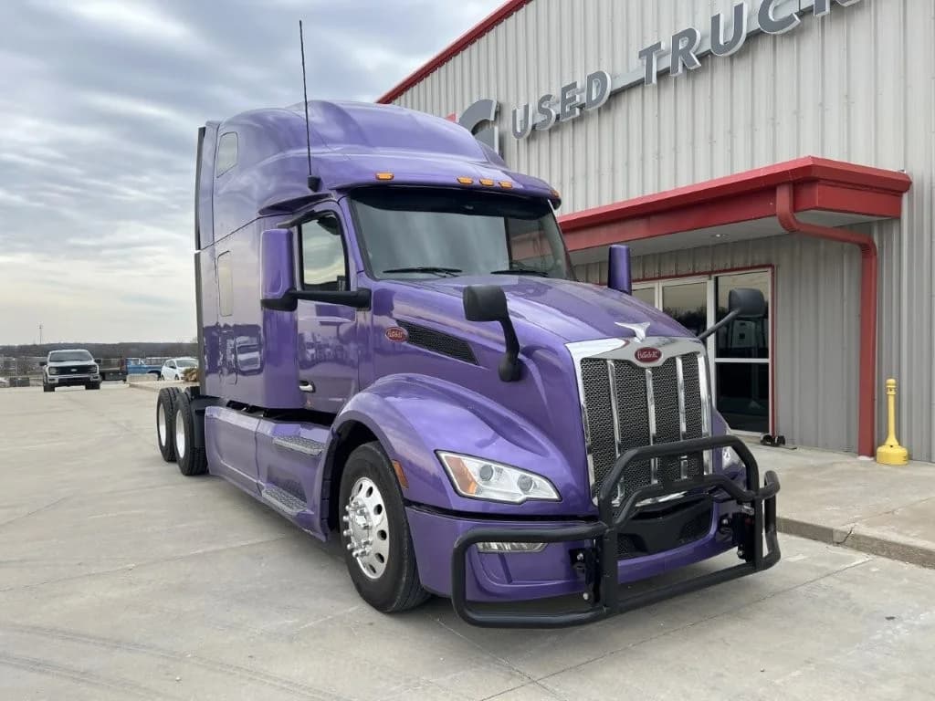 2022 Peterbilt 579 in Springfield, MO — photo 3
