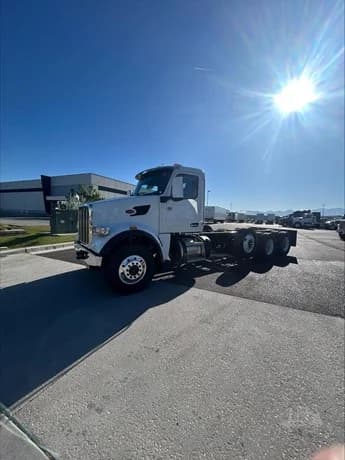 2025 Peterbilt 567