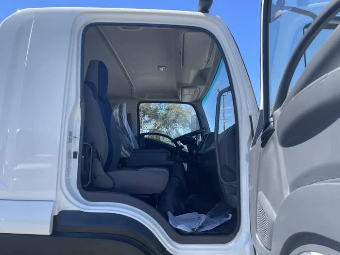 2025 Isuzu FTR in Orlando, FL — photo 9