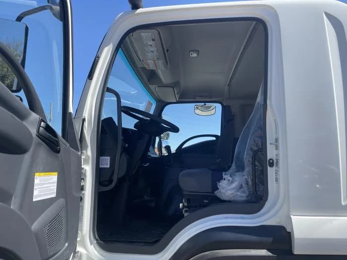 2025 Isuzu FTR in Orlando, FL — photo 10