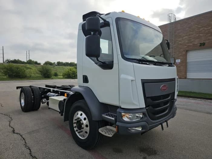 2025 Peterbilt 220EV in Dallas, TX — photo 8