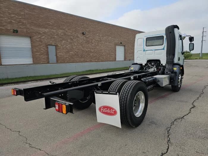 2025 Peterbilt 220EV in Dallas, TX — photo 6