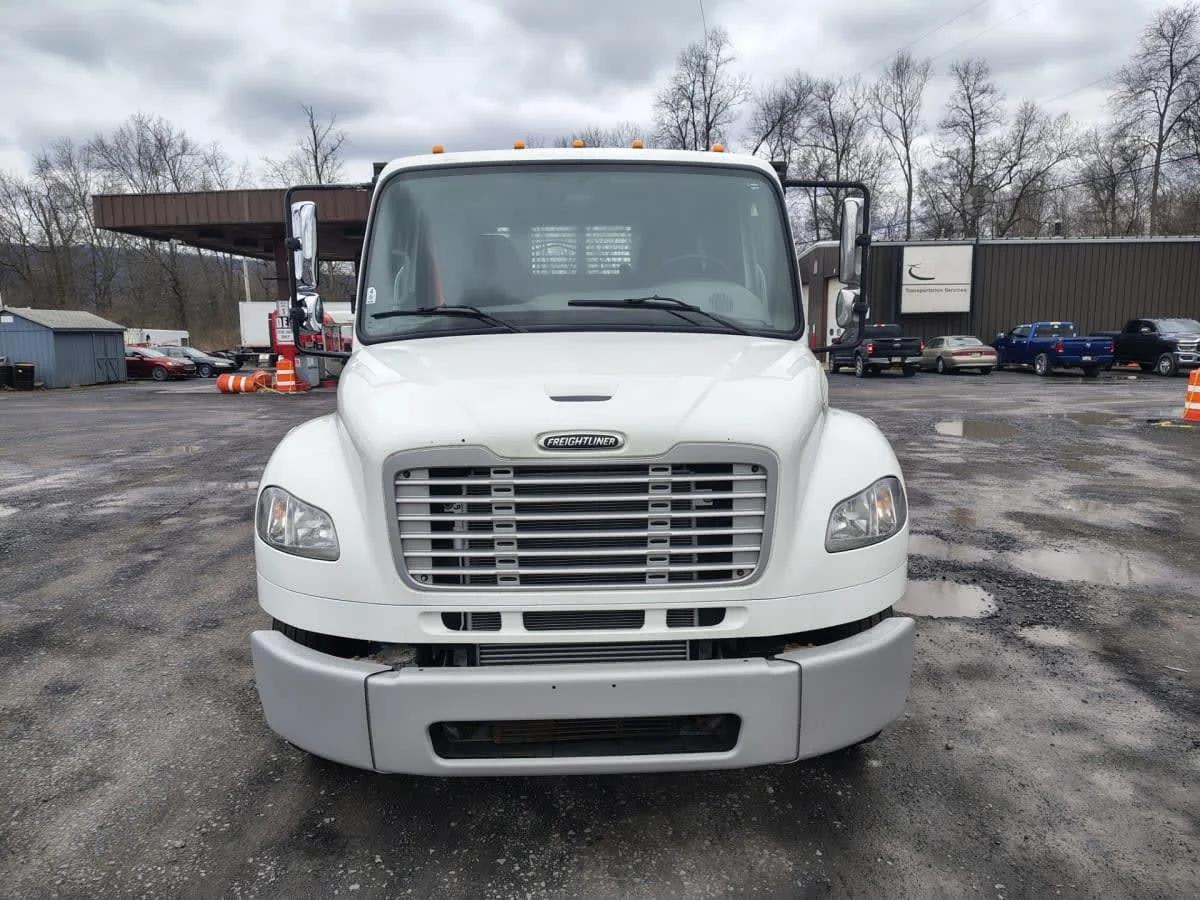 2020 Freightliner M2 106 in Allentown, PA — photo 2