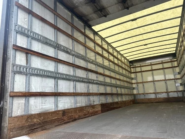 2020 Hino 338 in Middlefield, OH — photo 10