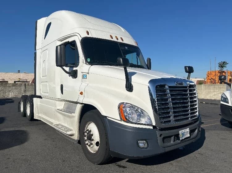 2020 Freightliner Cascadia in Torrance, CA