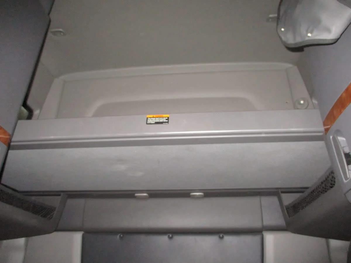 2021 International LT in Phoenix, AZ — photo 8