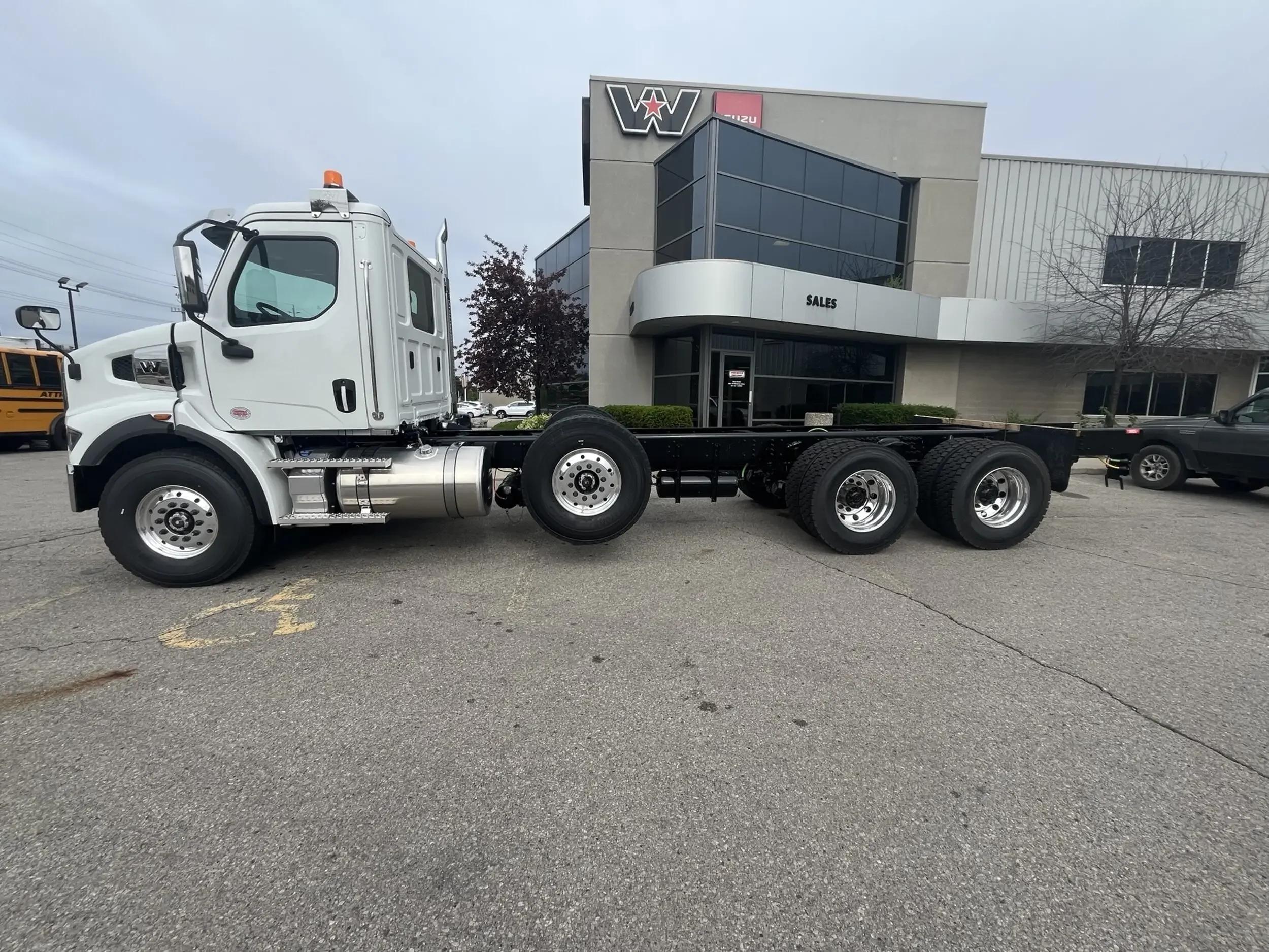 2026 Western Star 47X in Hamilton, ON — photo 3