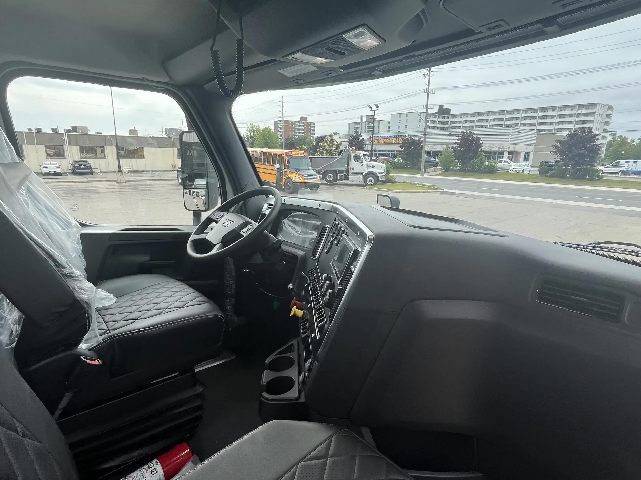 2026 Western Star 47X in Hamilton, ON — photo 8