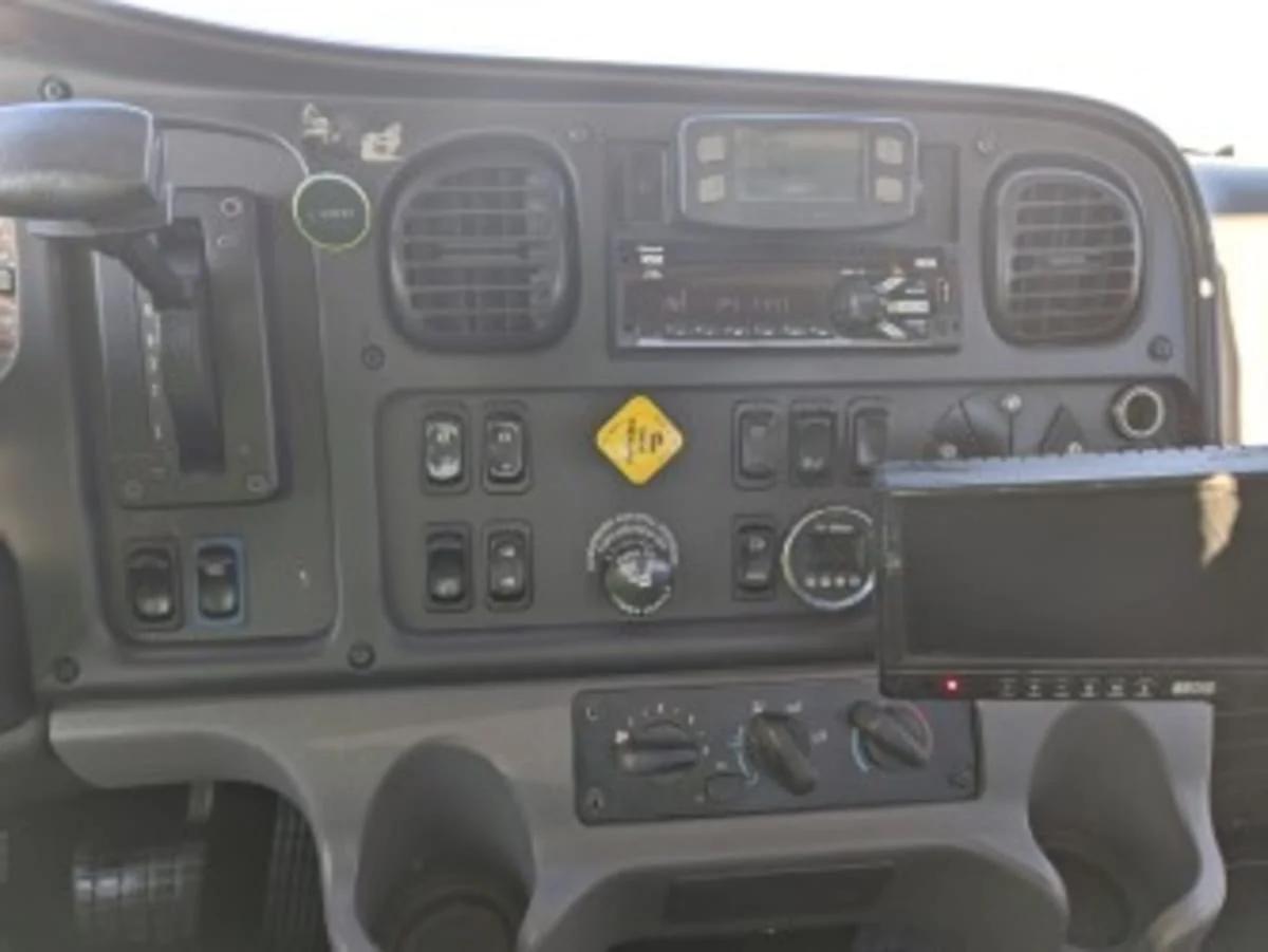 2019 Freightliner M2 106 in Salisbury, MA — photo 7