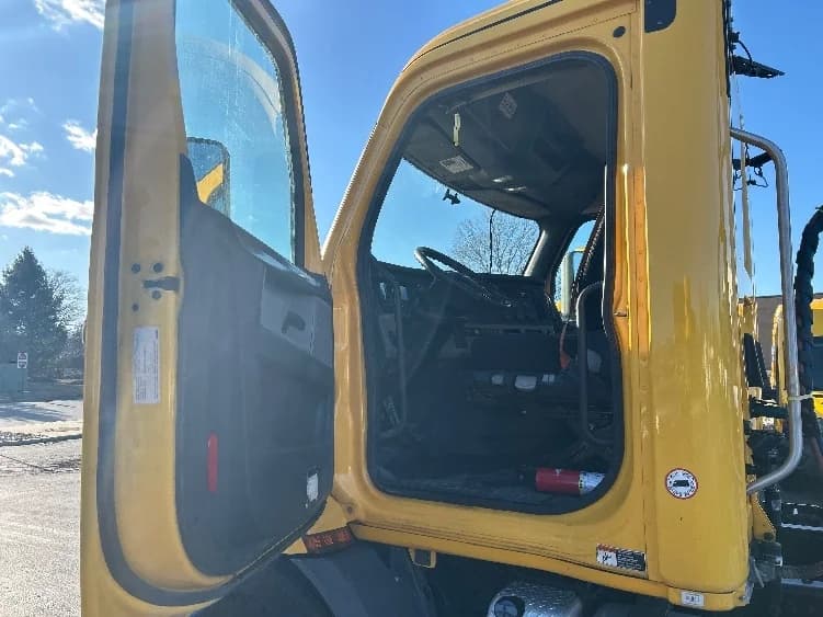 2019 Freightliner Cascadia in Swedesboro, NJ — photo 9