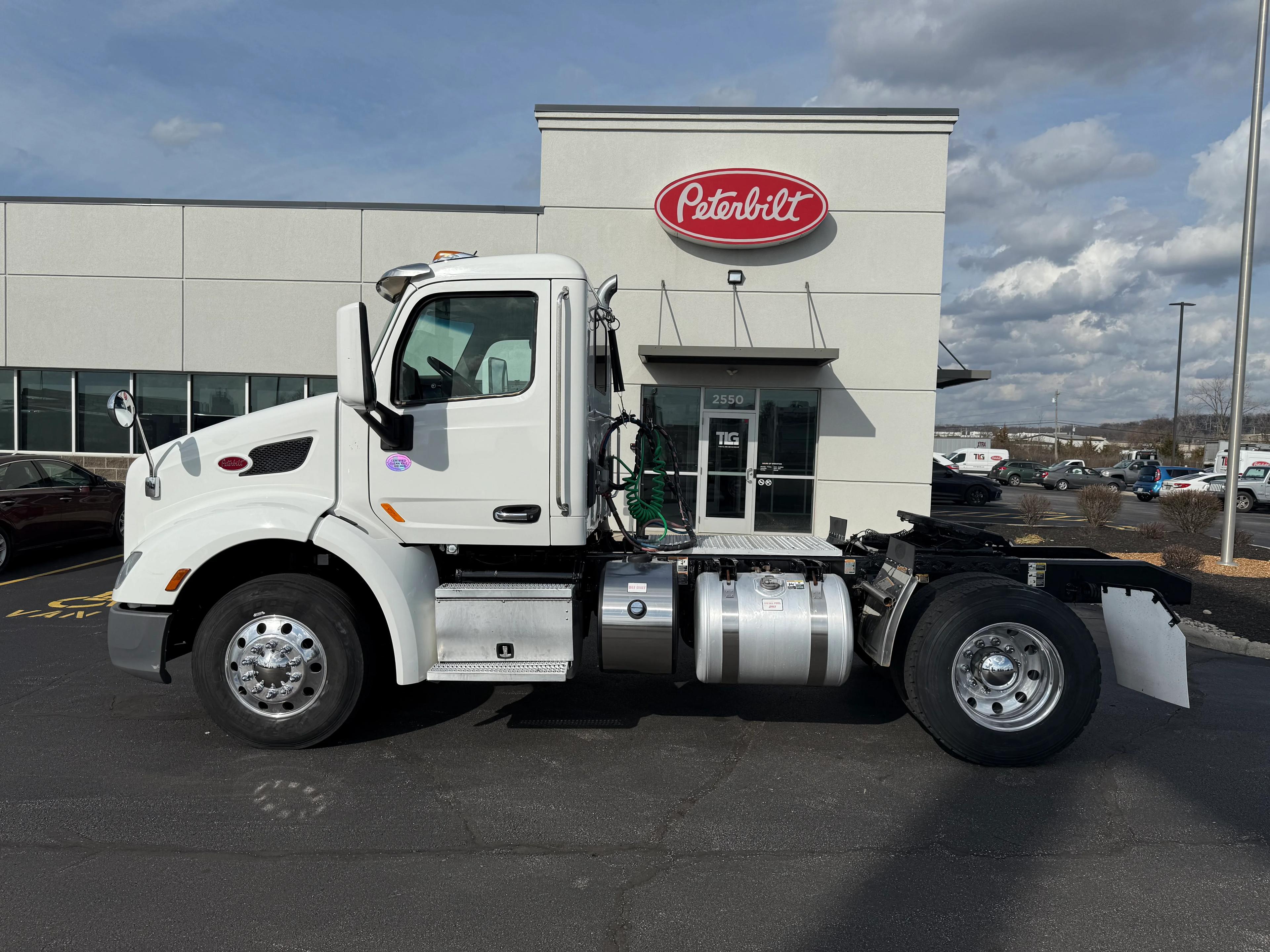 2019 Peterbilt 579 in Dayton, OH — photo 2