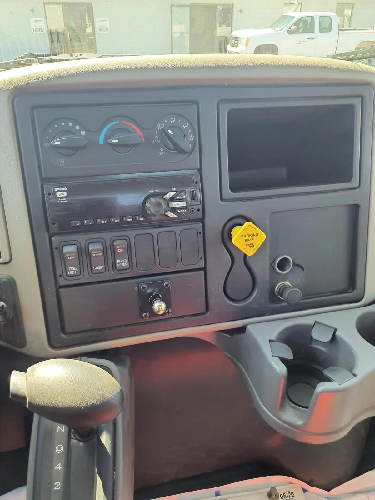 2019 International 4300 in Oak Creek, WI — photo 11