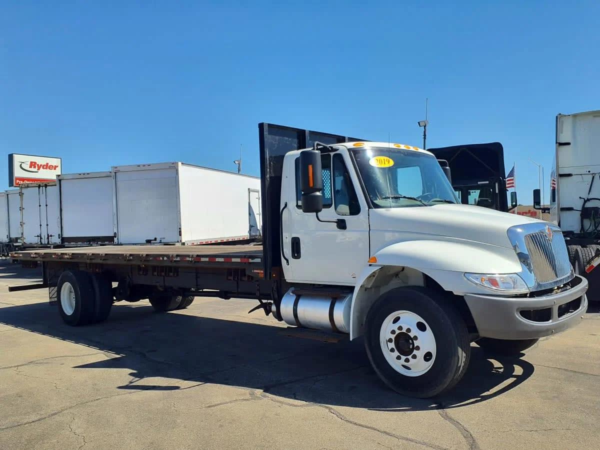 2019 International 4300 in Oak Creek, WI — photo 3